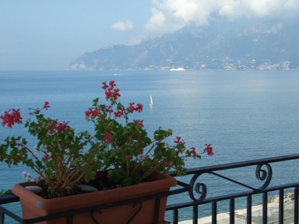 B&B Fronte Del Mare Salerno Exterior foto