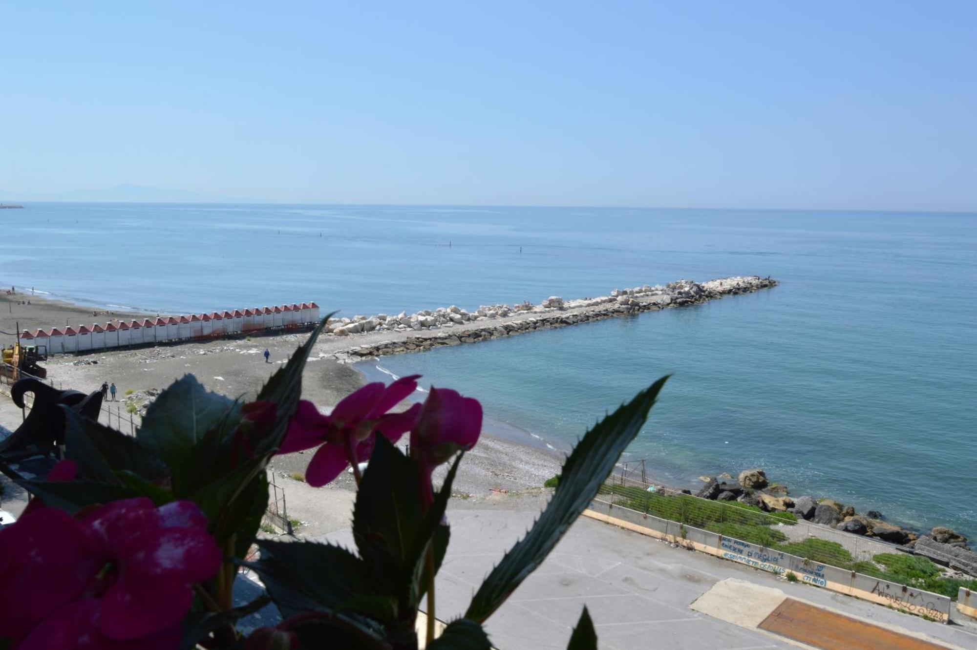 B&B Fronte Del Mare Salerno Exterior foto