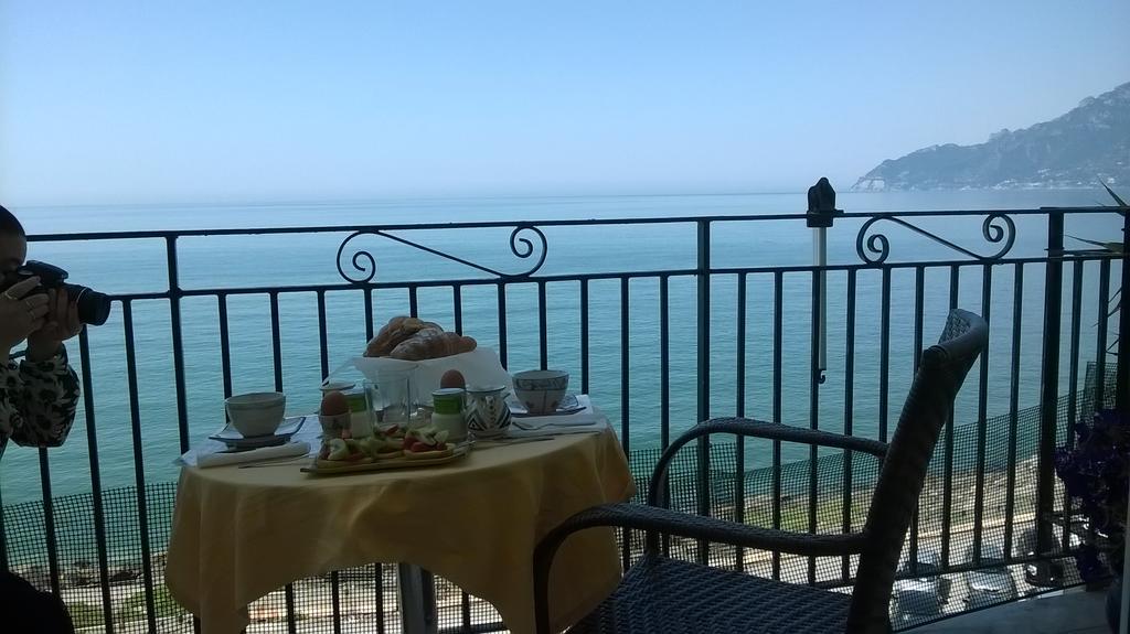 B&B Fronte Del Mare Salerno Exterior foto